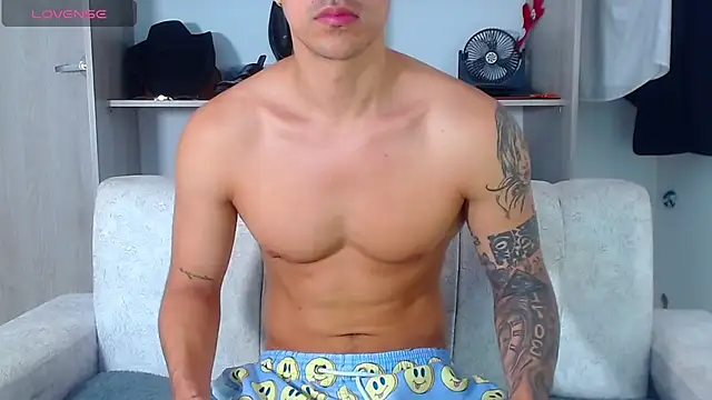 Tristan-bm online show from November 18, 12:41 pm