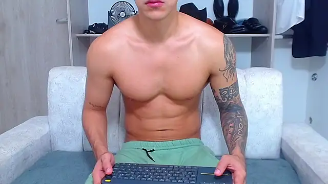 Tristan-bm online show from October 27, 11:11 am