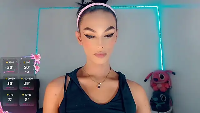 Snapshot of _Riannagarcia_ chatting on October 11, 3:18 am Riannagarcia online show from October 11, 3:18 am
