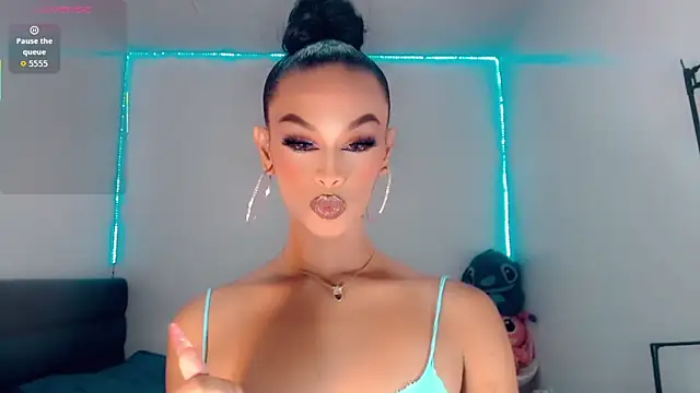 Snapshot of _Riannagarcia_ chatting on September 16, 7:26 pm Riannagarcia online show from September 16, 7:26 pm