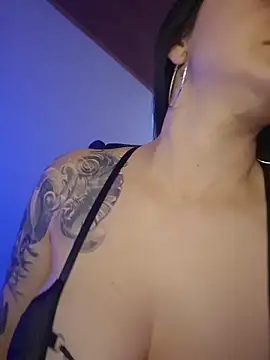 preetypeach online show from February 22, 7:15 pm