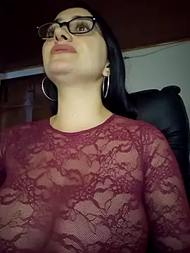 preetypeach online show from October 17, 10:11 pm