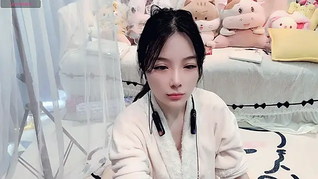 AKiKi711 online show from March 31, 4:47 am