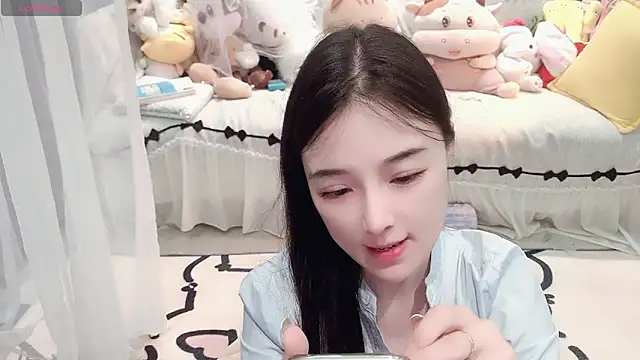 AKiKi711 online show from May 4, 3:04 pm