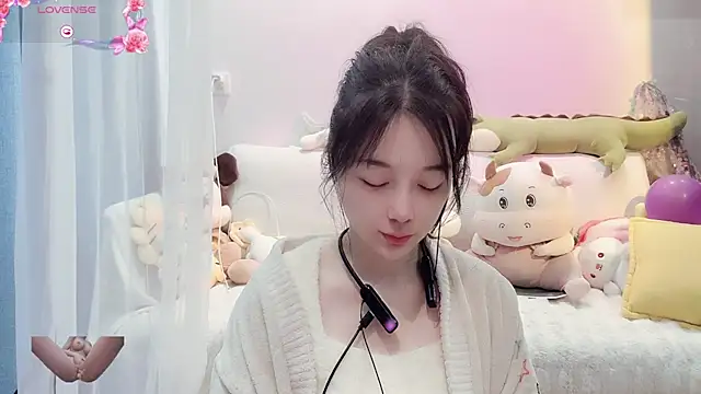 AKiKi711 online show from March 18, 3:12 am