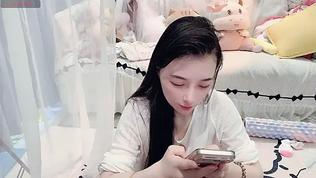 AKiKi711 online show from June 4, 4:50 am