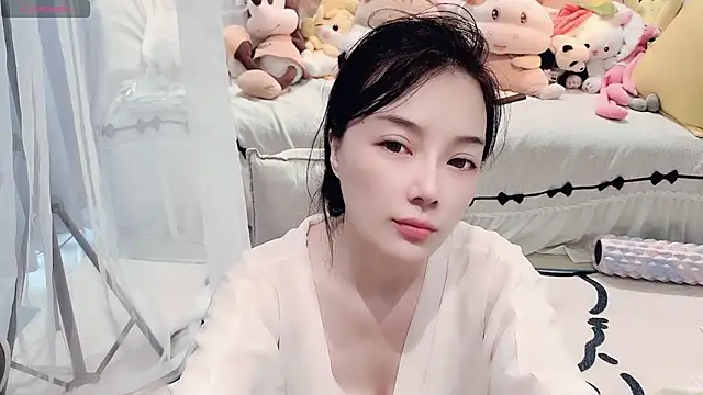 Snapshot of AKiKi711 chatting on July 11, 4:35 am AKiKi711 online show from July 11, 4:35 am