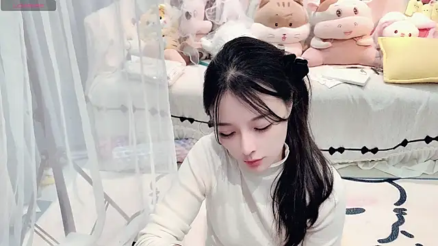 AKiKi711 online show from March 28, 3:02 pm