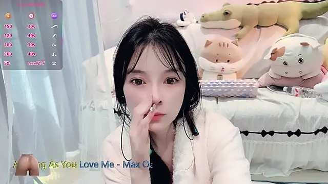 AKiKi711 online show from December 5, 4:22 am