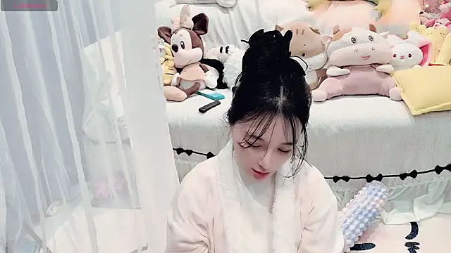 AKiKi711 online show from March 19, 3:01 pm