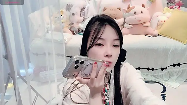 AKiKi711 online show from April 3, 5:03 am