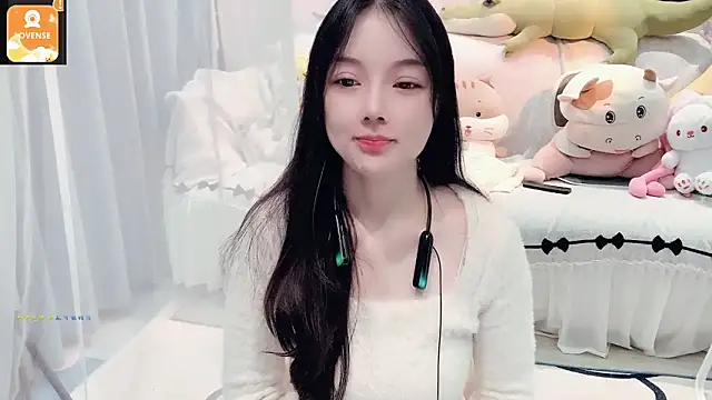 Snapshot of AKiKi711 chatting on October 19, 4:32 pm AKiKi711 online show from October 19, 4:32 pm