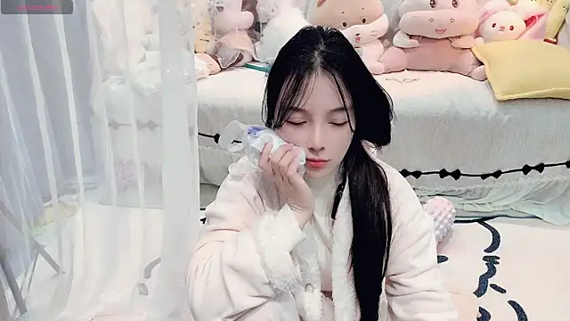 AKiKi711 online show from March 21, 2:43 pm