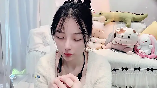 Snapshot of AKiKi711 chatting on November 9, 4:27 am AKiKi711 online show from November 9, 4:27 am