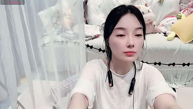 AKiKi711 online show from May 31, 4:57 pm