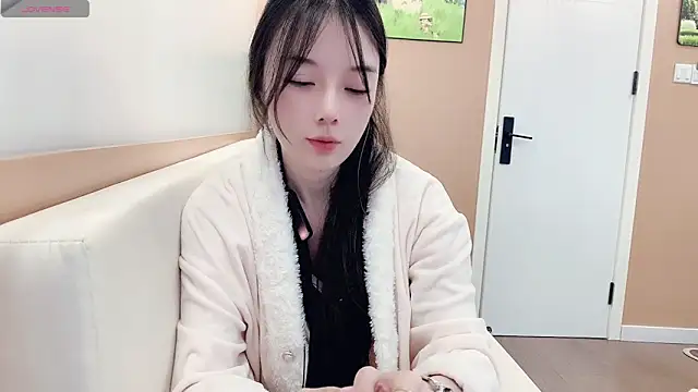 AKiKi711 online show from February 8, 4:43 am