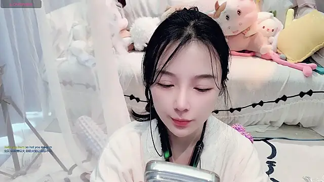 AKiKi711 online show from March 6, 5:02 am