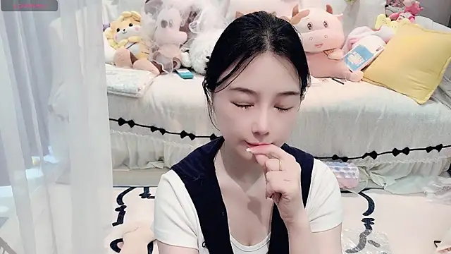 AKiKi711 online show from April 19, 4:24 am