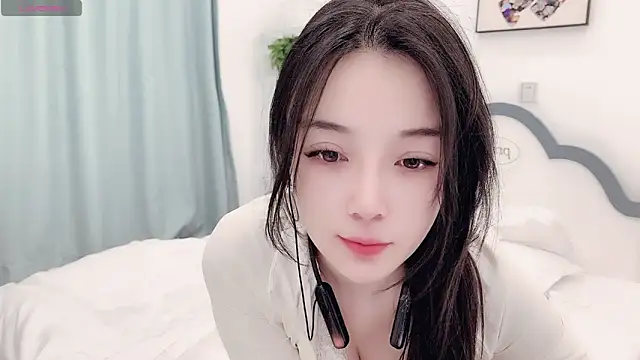 AKiKi711 online show from April 9, 5:20 am