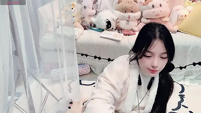 AKiKi711 online show from April 2, 4:57 pm