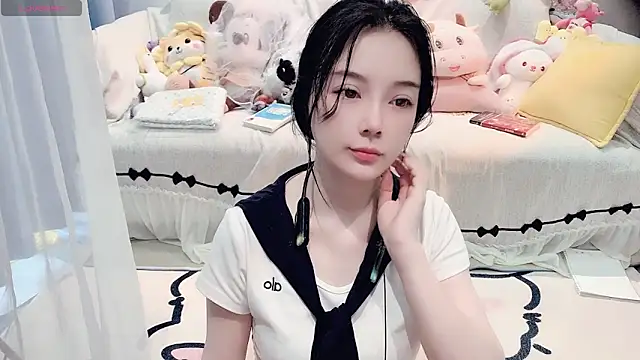 AKiKi711 online show from April 24, 4:47 am