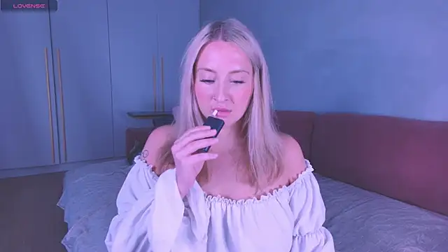 Snapshot of Oh_mylissa chatting on June 15, 7:57 pm Oh mylissa online show from June 15, 7:57 pm