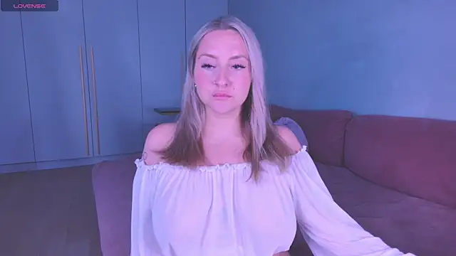 Snapshot of Oh_mylissa chatting on July 12, 7:15 pm Oh mylissa online show from July 12, 7:15 pm
