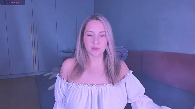 Snapshot of Oh_mylissa chatting on July 7, 8:01 pm Oh mylissa online show from July 7, 8:01 pm