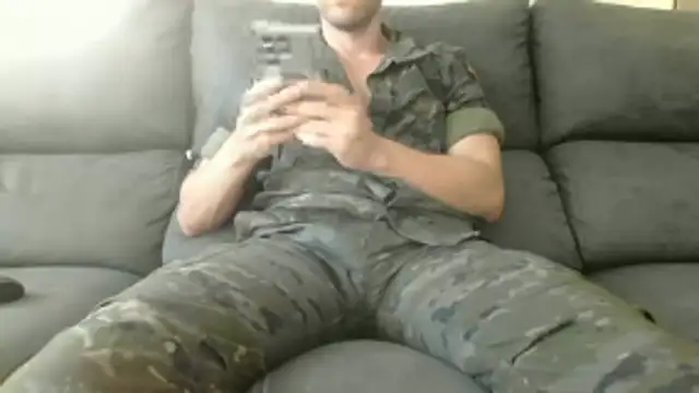 militar guapo online show from October 17, 4:09 pm