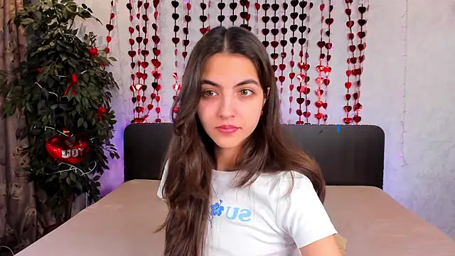 Snapshot of Milana_Crystal_ chatting on March 4, 8:13 am Milana Crystal online show from March 4, 8:13 am