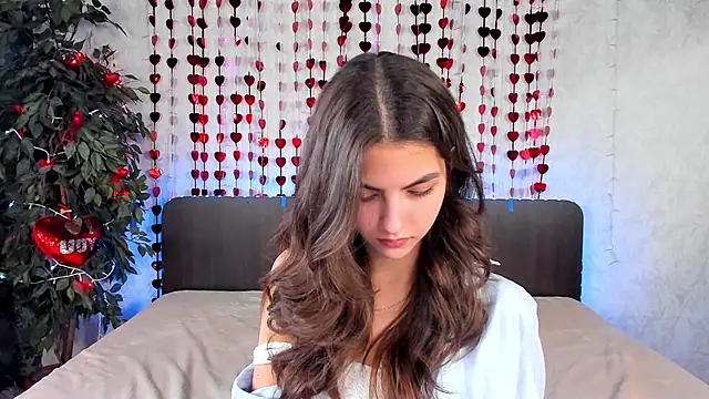 Snapshot of Milana_Crystal_ chatting on February 6, 11:20 am Milana Crystal online show from February 6, 11:20 am