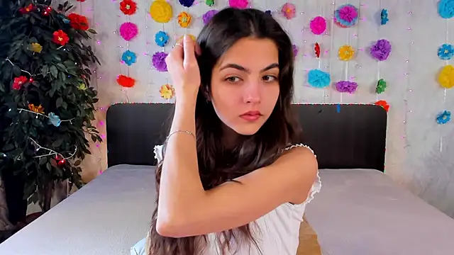 Snapshot of Milana_Crystal_ chatting on March 20, 8:20 am Milana Crystal online show from March 20, 8:20 am