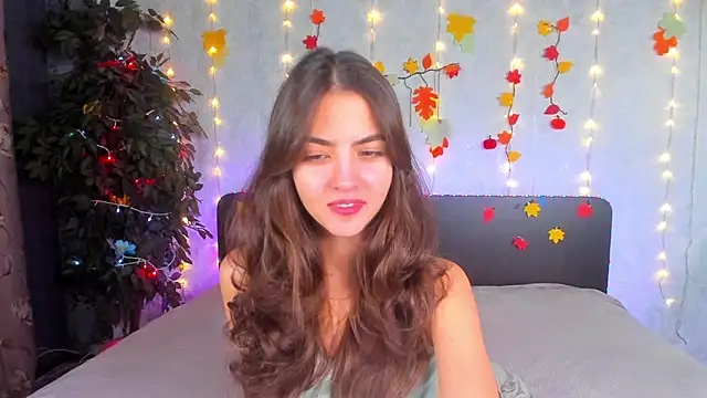 Snapshot of Milana_Crystal_ chatting on December 2, 8:16 am Milana Crystal online show from December 2, 8:16 am