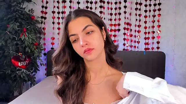 Snapshot of Milana_Crystal_ chatting on February 20, 8:17 am Milana Crystal online show from February 20, 8:17 am