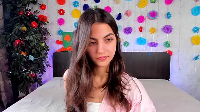 Snapshot of Milana_Crystal_ chatting on March 18, 11:22 am Milana Crystal online show from March 18, 11:22 am