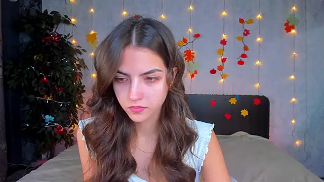 Snapshot of Milana_Crystal_ chatting on November 17, 8:07 am Milana Crystal online show from November 17, 8:07 am