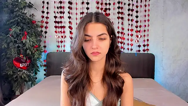Snapshot of Milana_Crystal_ chatting on February 13, 8:27 am Milana Crystal online show from February 13, 8:27 am