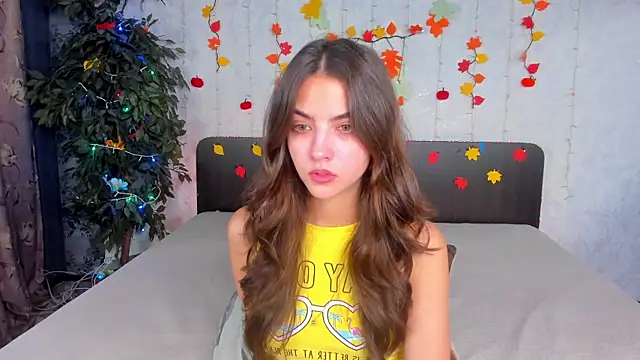 Snapshot of Milana_Crystal_ chatting on November 10, 8:19 am Milana Crystal online show from November 10, 8:19 am