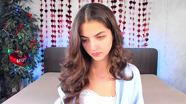 Snapshot of Milana_Crystal_ chatting on February 6, 8:18 am Milana Crystal online show from February 6, 8:18 am