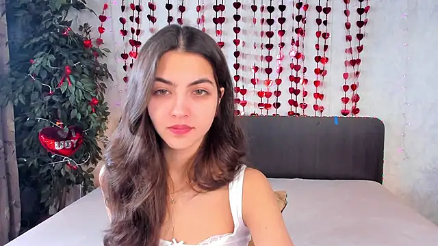 Snapshot of Milana_Crystal_ chatting on February 27, 8:13 am Milana Crystal online show from February 27, 8:13 am