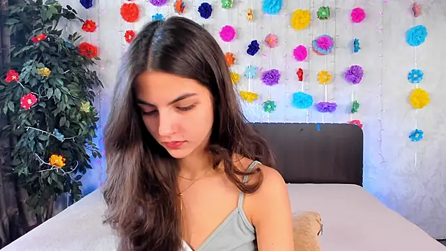 Snapshot of Milana_Crystal_ chatting on March 8, 8:33 am Milana Crystal online show from March 8, 8:33 am