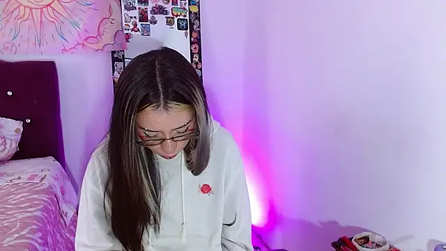 Snapshot of squirt_charlott chatting on November 15, 6:12 pm squirt charlott online show from November 15, 6:12 pm