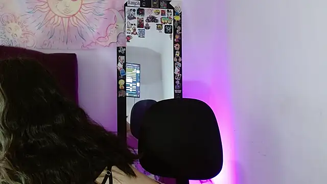 Snapshot of squirt_charlott chatting on November 20, 4:51 pm squirt charlott online show from November 20, 4:51 pm