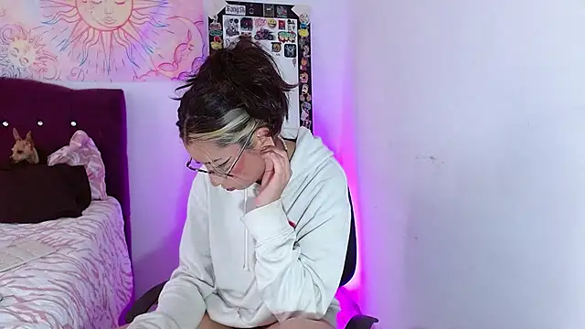 Snapshot of squirt_charlott chatting on November 25, 5:02 pm squirt charlott online show from November 25, 5:02 pm