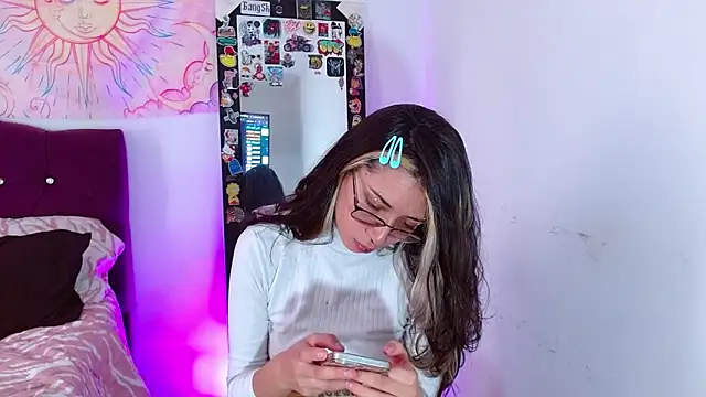 Snapshot of squirt_charlott chatting on November 28, 5:24 pm squirt charlott online show from November 28, 5:24 pm