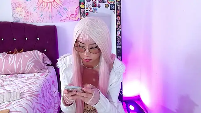 Snapshot of squirt_charlott chatting on November 13, 5:50 pm squirt charlott online show from November 13, 5:50 pm