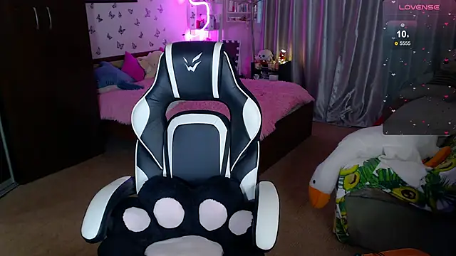 Sidney blush online show from February 17, 5:27 am