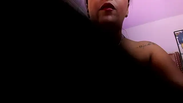 Danna Ramiirez online show from April 2, 6:25 pm