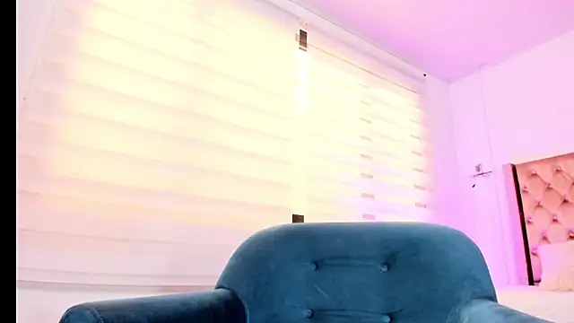 Danna Ramiirez online show from March 11, 6:57 pm