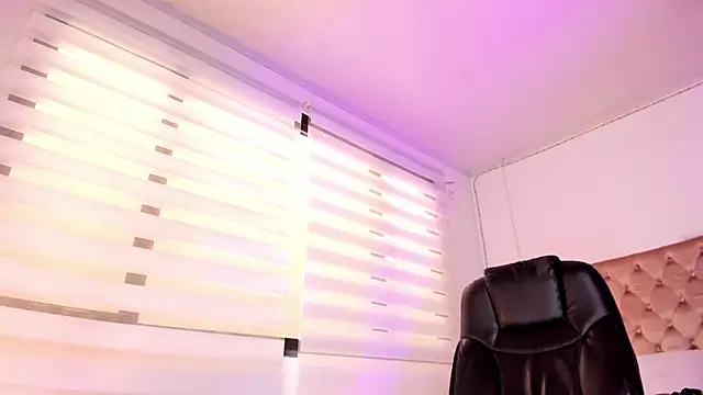 Danna Ramiirez online show from November 25, 6:52 pm